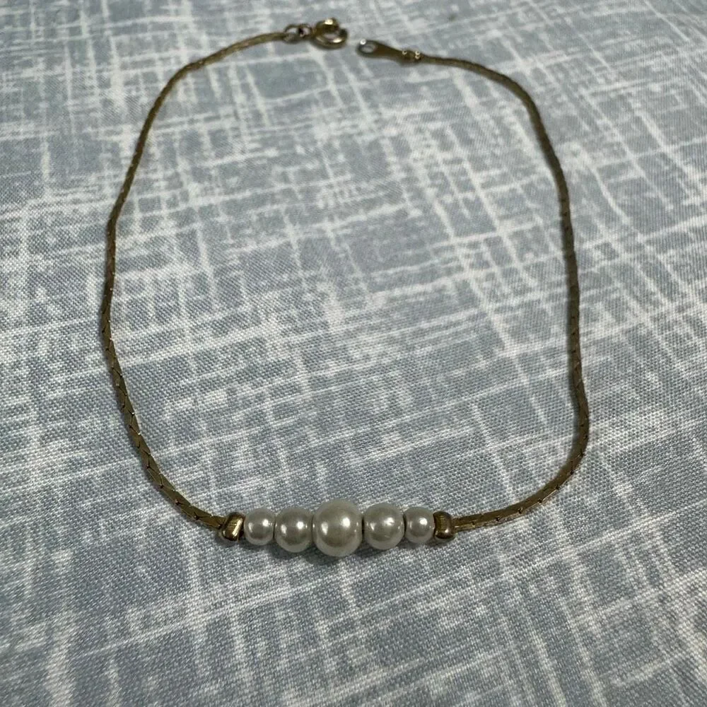 Vintage 80s Gold Tone Chain Faux Pearl Bracelet 9”